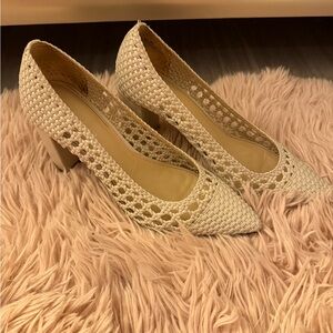 Marc Fisher Woven White faux leather heels shoes size 8